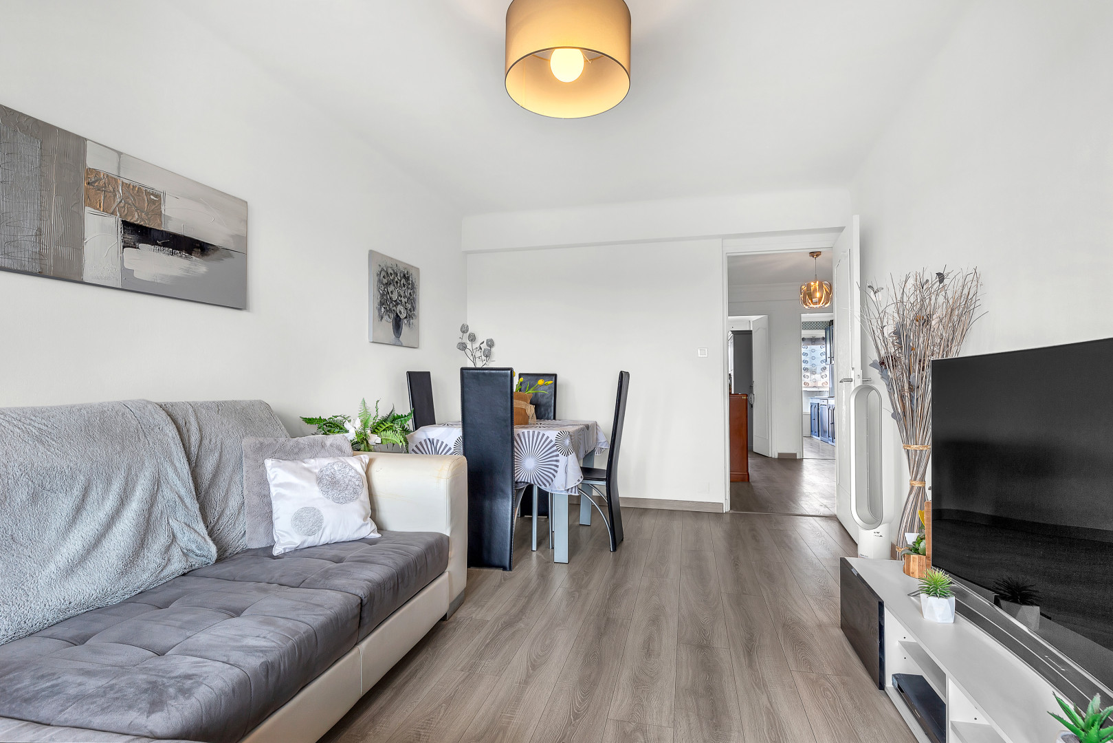 
                                                Vente
                                                 À vendre – 4 pièces lumineux avec balcons et cave – Cagnes-sur-Mer