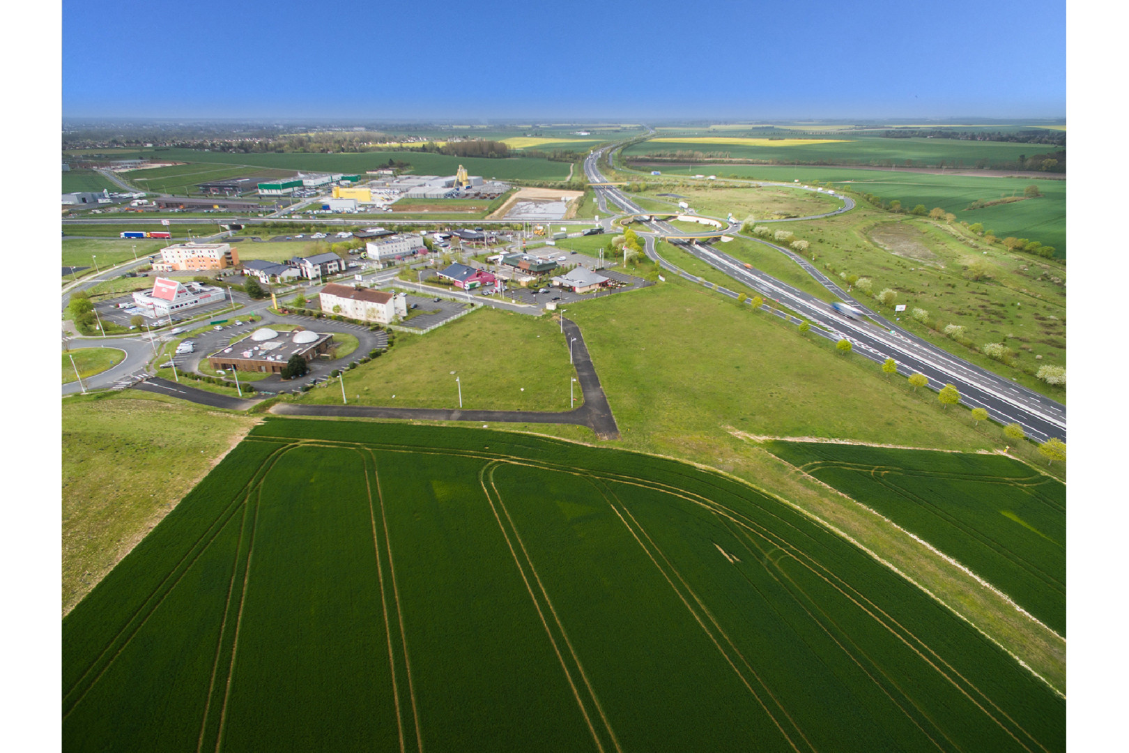 
                                                Vente
                                                 À vendre – 6,66 hectares de Terrains Industriels divisibles à proximité de Châteauroux – Indre (36)