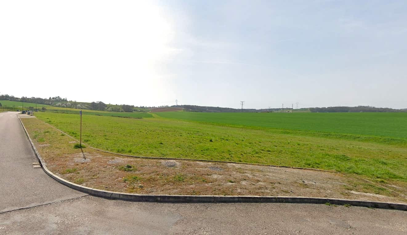 
                                                Vente
                                                 À vendre – 8 hectares de Terrains Industriels dans la Zone d'Activités Champs des Fèves à Villeneuve-sur-Yonne – Yonne (89)