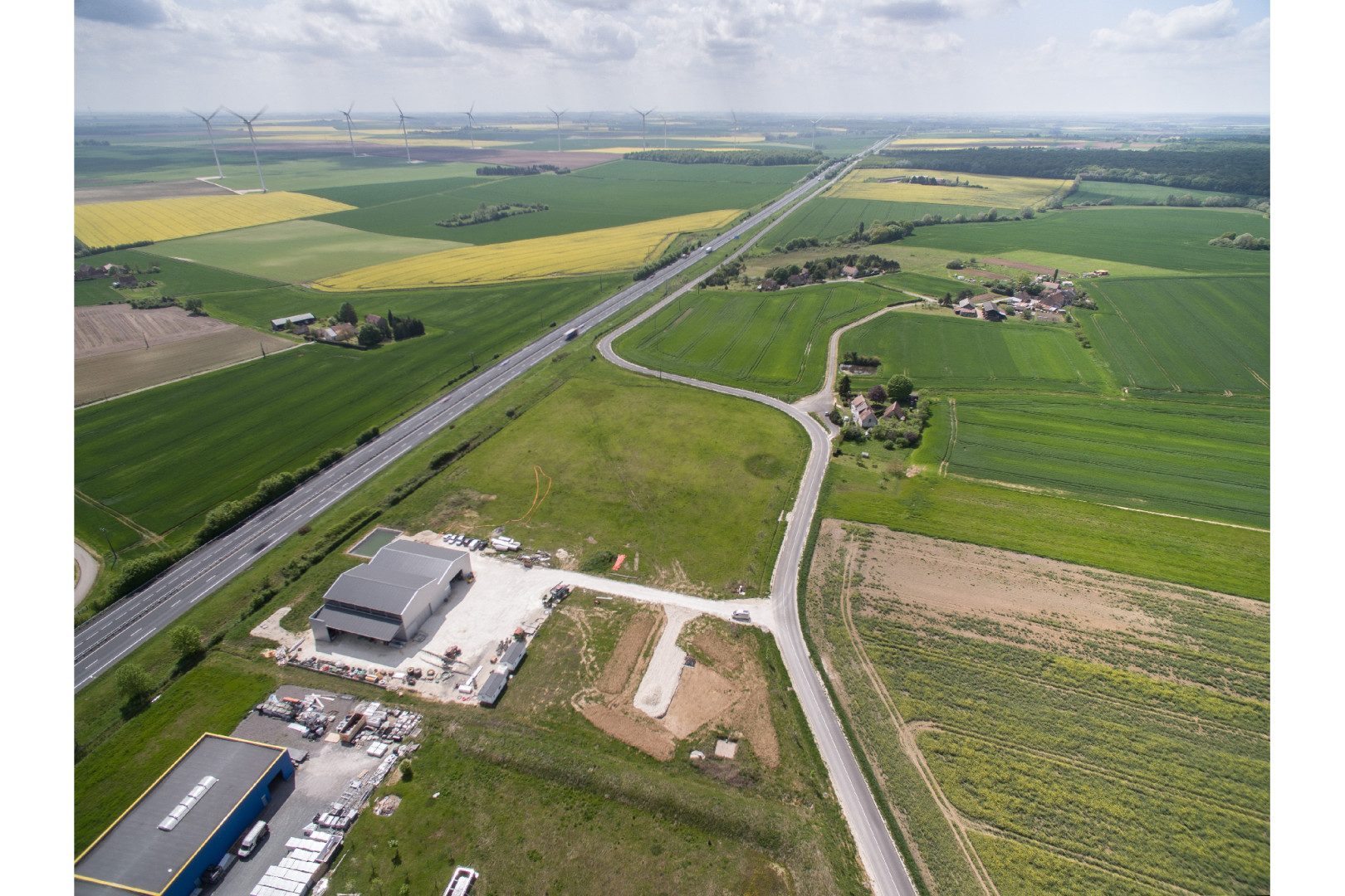 
                                                Vente
                                                 À vendre – 9,4 hectares de Terrains Industriels à proximité de Vierzon – Cher (18)