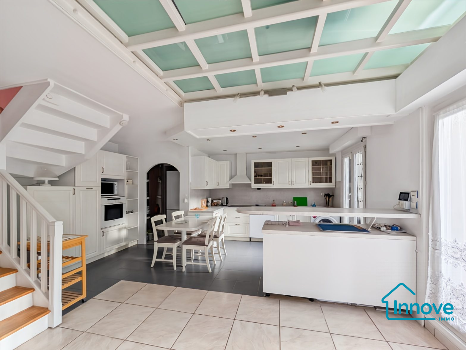 
                                                Vente
                                                 À vendre à Champs-Sur-Marne – Duplex 5 pièces lumineux av