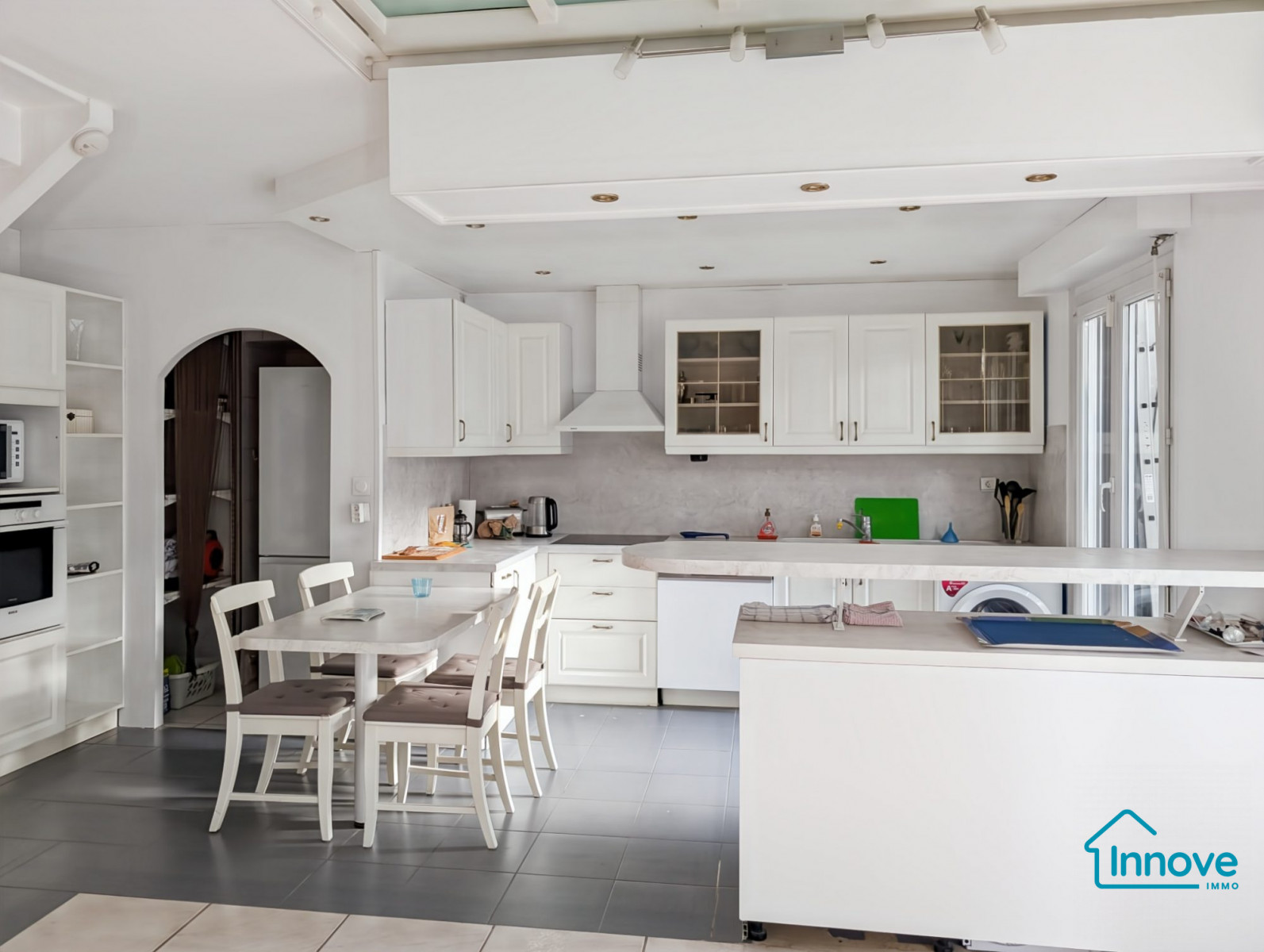 
                                                Vente
                                                 À vendre à Champs-Sur-Marne – Duplex 5 pièces lumineux av