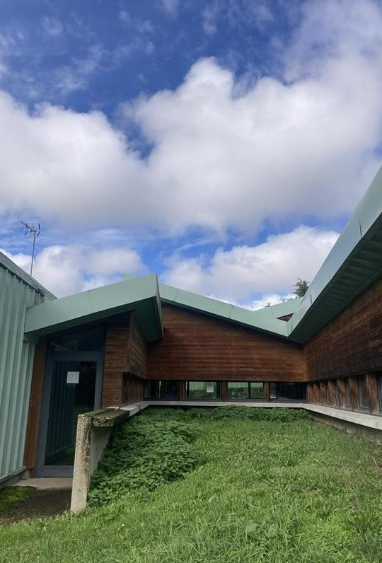 
                                                Vente
                                                 À vendre – Ancien couvent de 3 410m² à reconvertir en locaux d'activités et espaces de travail à Sai