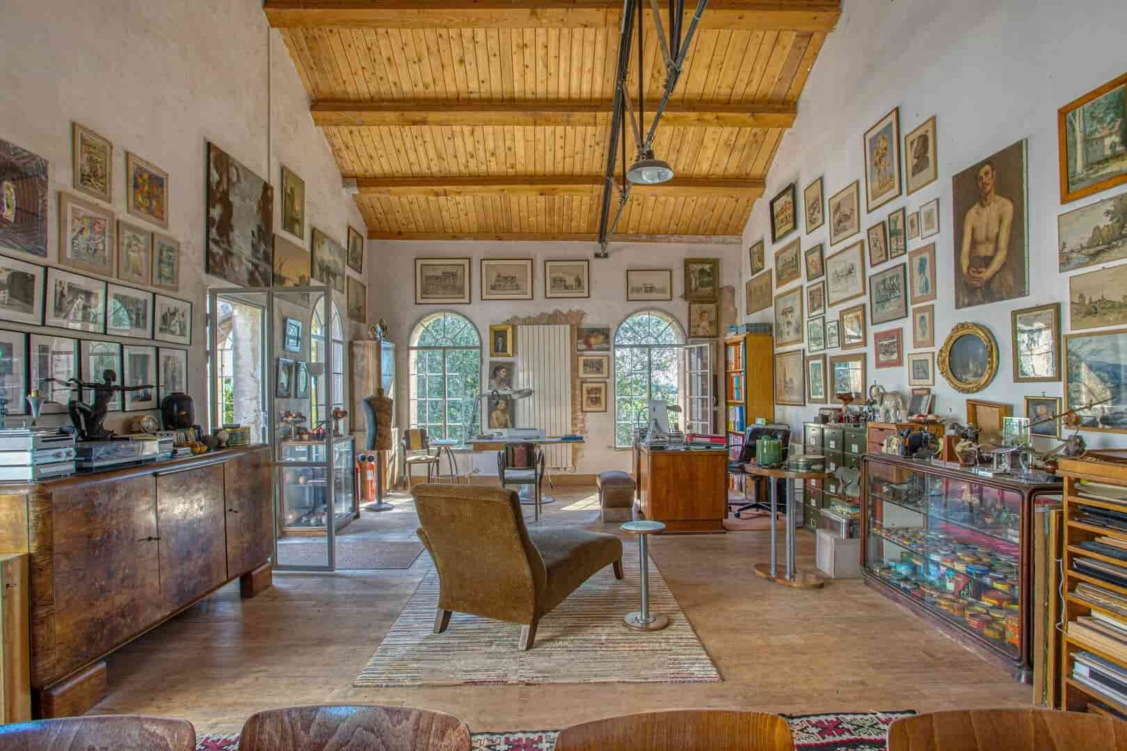 
                                                Vente
                                                 À Vendre – Ancienne Manufacture à usage événementiel à Entraigues-sur-la-Sorgue – Vaucluse (84)