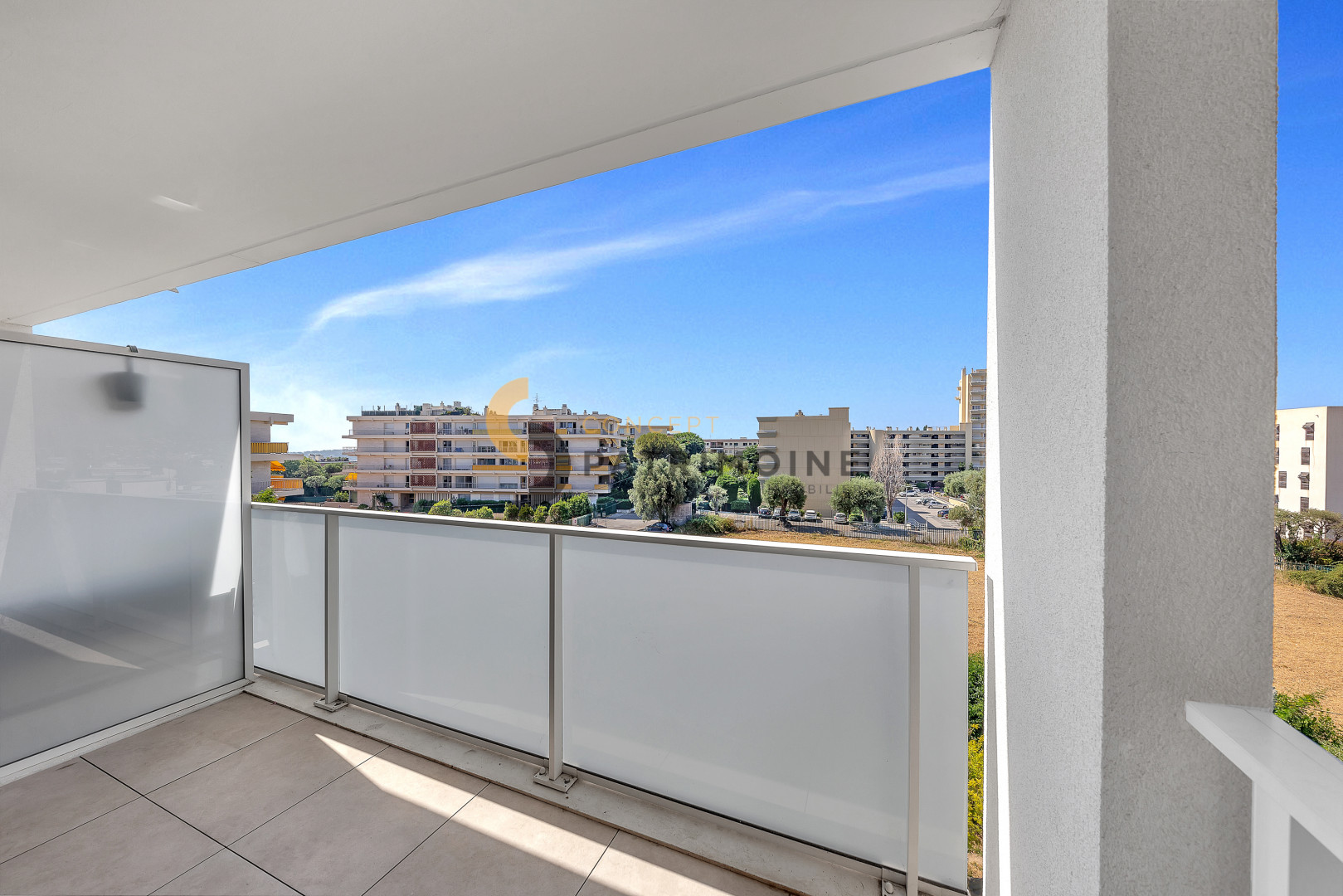 
                                                Vente
                                                 À vendre – Antibes – 2 pièces lumineux avec terrasse, garage, au calme absolu – Idéal investisseur ou premier achat