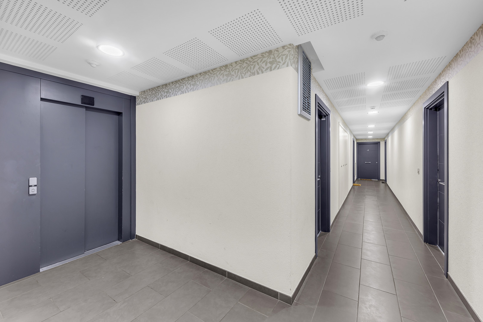 
                                                Vente
                                                 À vendre – Antibes – 2 pièces lumineux avec terrasse, garage, au calme absolu – Idéal investisseur ou premier achat