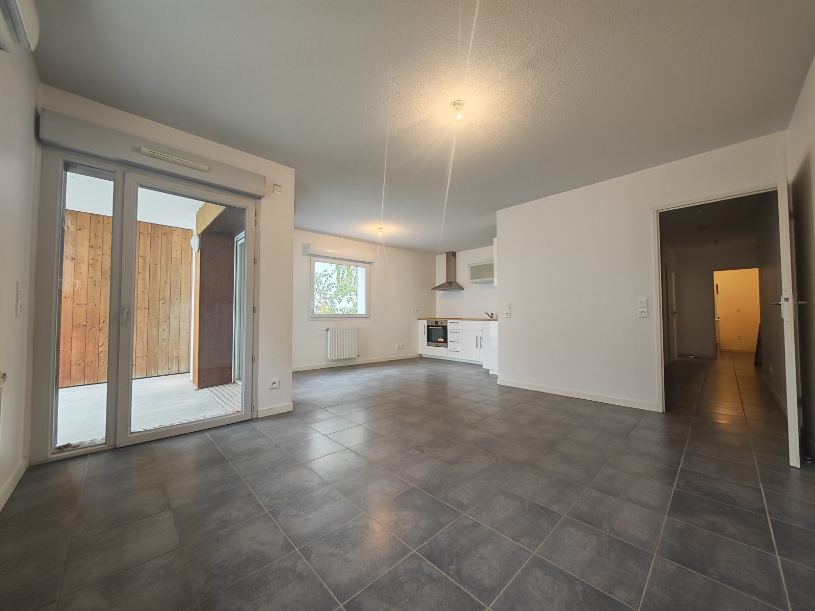 
                                                Vente
                                                 À Vendre – Appartement 3 pièces avec balcon – 64 m² – Grenoble