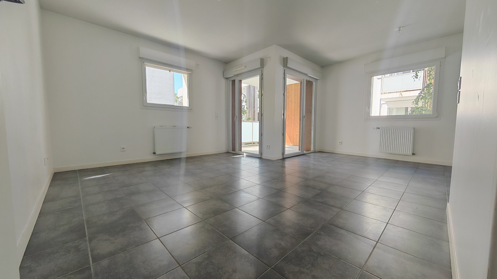 
                                                Vente
                                                 À Vendre – Appartement 3 pièces avec balcon – 64 m² – Grenoble