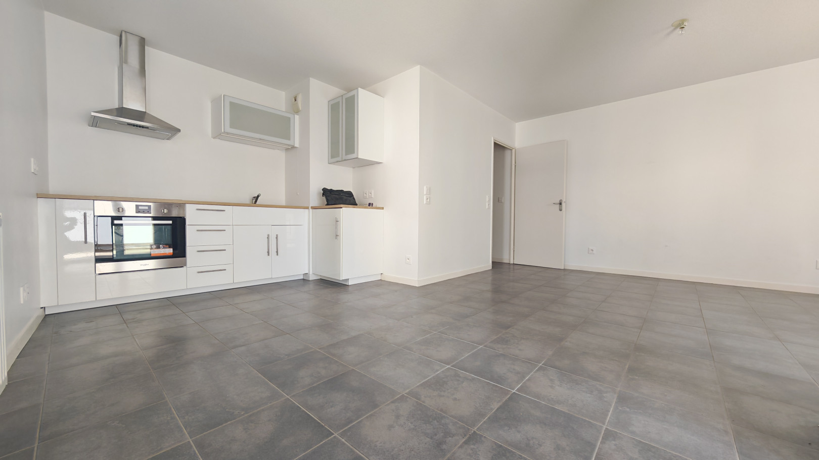 
                                                Vente
                                                 À Vendre – Appartement 3 pièces avec balcon – 64 m² – Grenoble