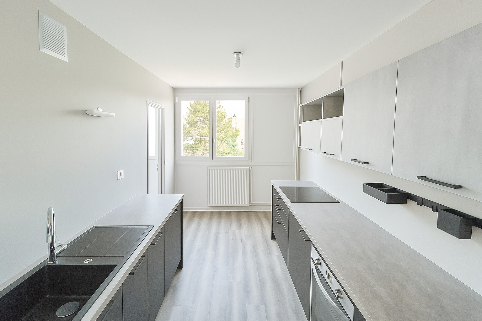 
                                                Vente
                                                 À Vendre : Appartement Spacieux et Lumineux à Saint-Étienne