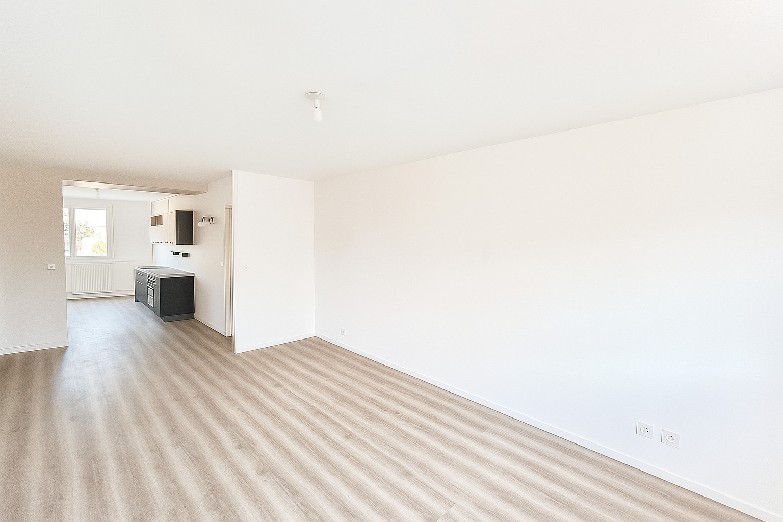 
                                                Vente
                                                 À Vendre : Appartement Spacieux et Lumineux à Saint-Étienne