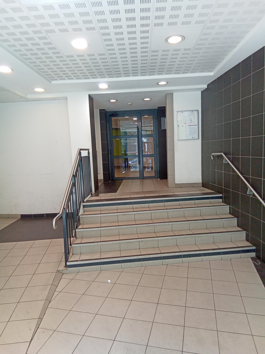 
                                                Vente
                                                 A VENDRE APPARTEMENT T1