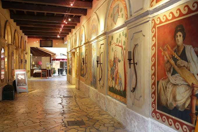 
                                                Vente
                                                 À vendre – Bâtiment d'exception à usage touristique dans le centre-ville d'Avignon – Vaucluse (84)