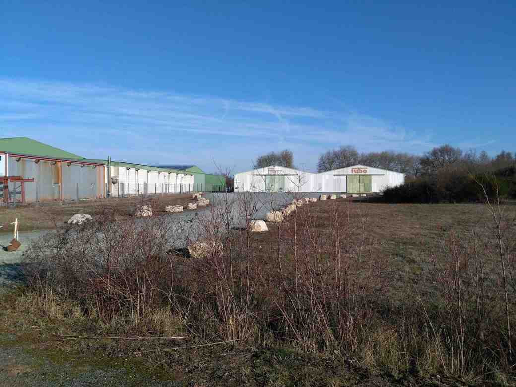 
                                                Vente
                                                 À vendre – Bâtiment industriel de 1 500 m² proche de Niort à Soudan – Deux-Sèvres (79)