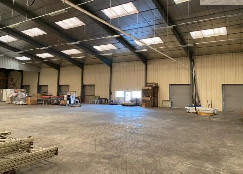 
                                                Vente
                                                 À vendre – Bâtiment industriel de 2 123 m² à Nueil-les-Aubiers – Deux-Sèvres (79)