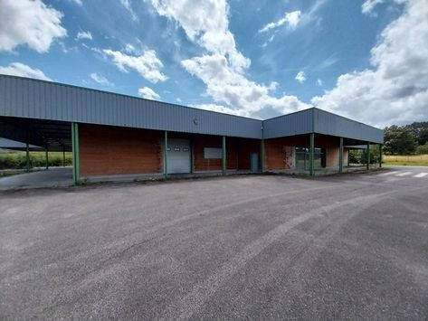 
                                                Vente
                                                 À vendre – Bâtiment industriel de 2 500 m² à Remomeix – Vosges (88)