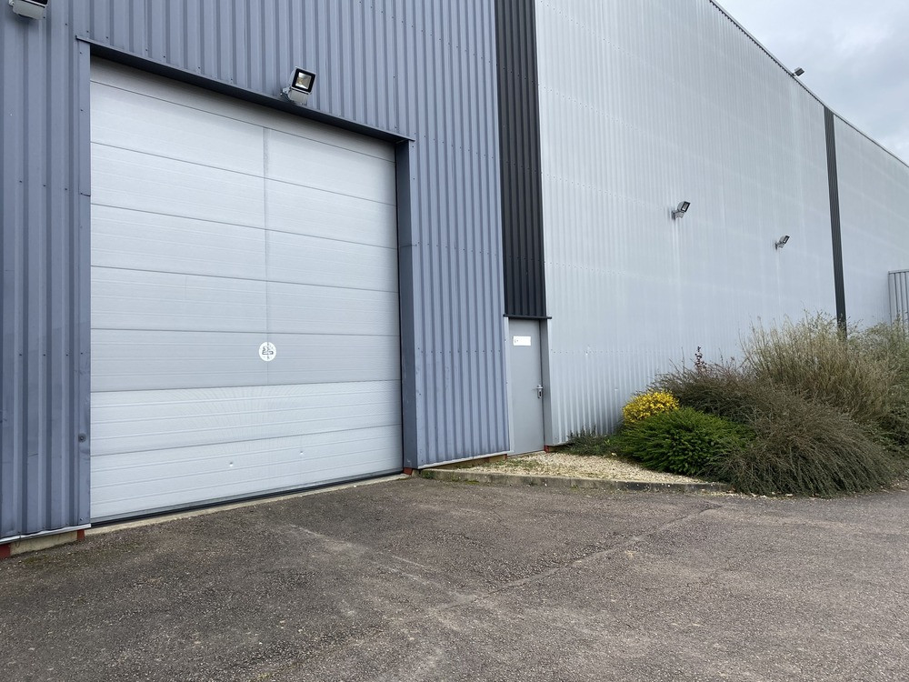 
                                                Vente
                                                 À vendre- Bâtiment industriel de 3490 m² à Domats- Yonne (89)