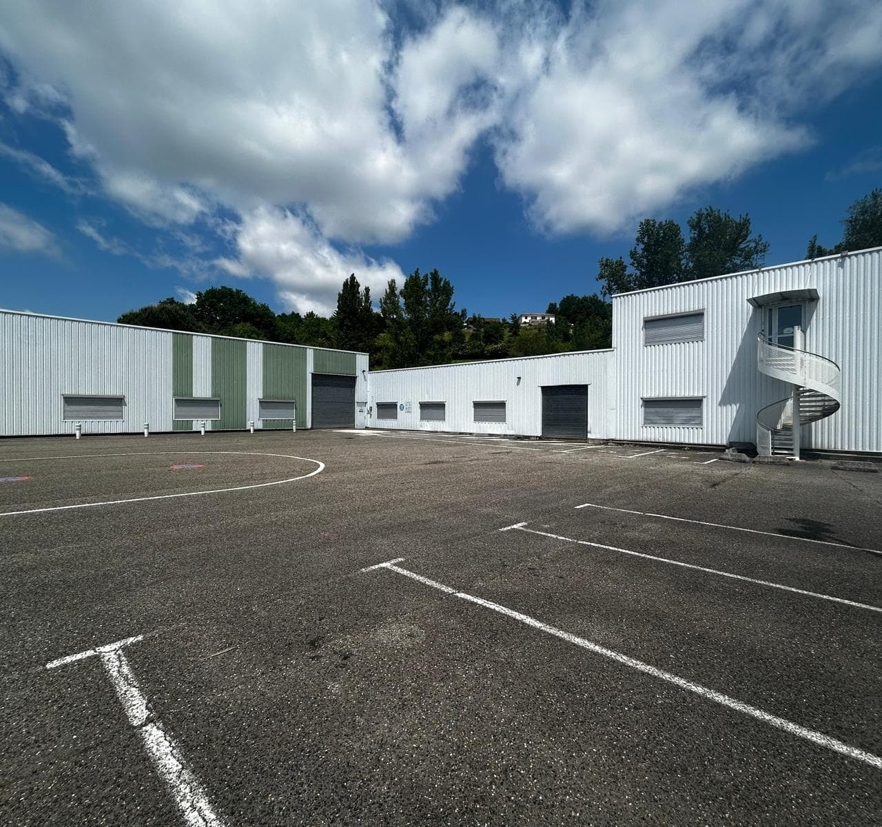 
                                                Vente
                                                 À vendre – Bâtiment industriel de 6 500 m² à Lafrançaise –  Tarn-et-Garonne (82)