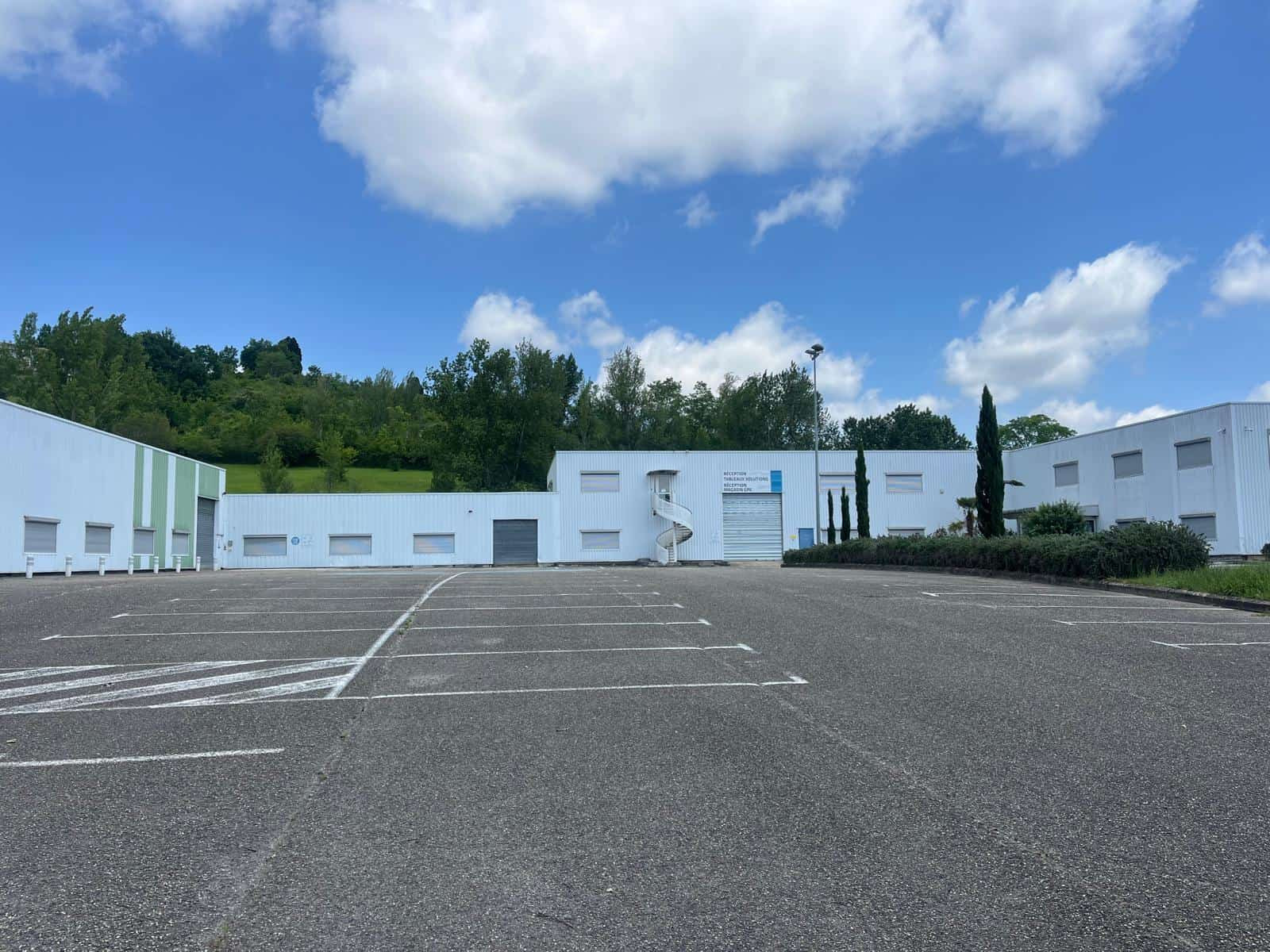 
                                                Vente
                                                 À vendre – Bâtiment industriel de 6 500 m² à Lafrançaise –  Tarn-et-Garonne (82)