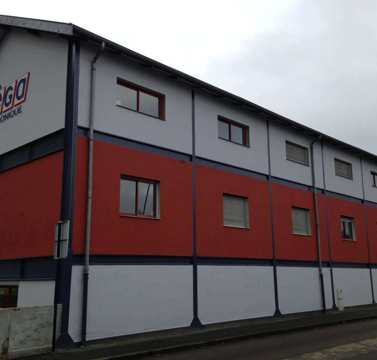 
                                                Vente
                                                 À vendre – Bâtiment industriel de 650 m² à Montceau-les-Mines – Saône-et-Loire (71)