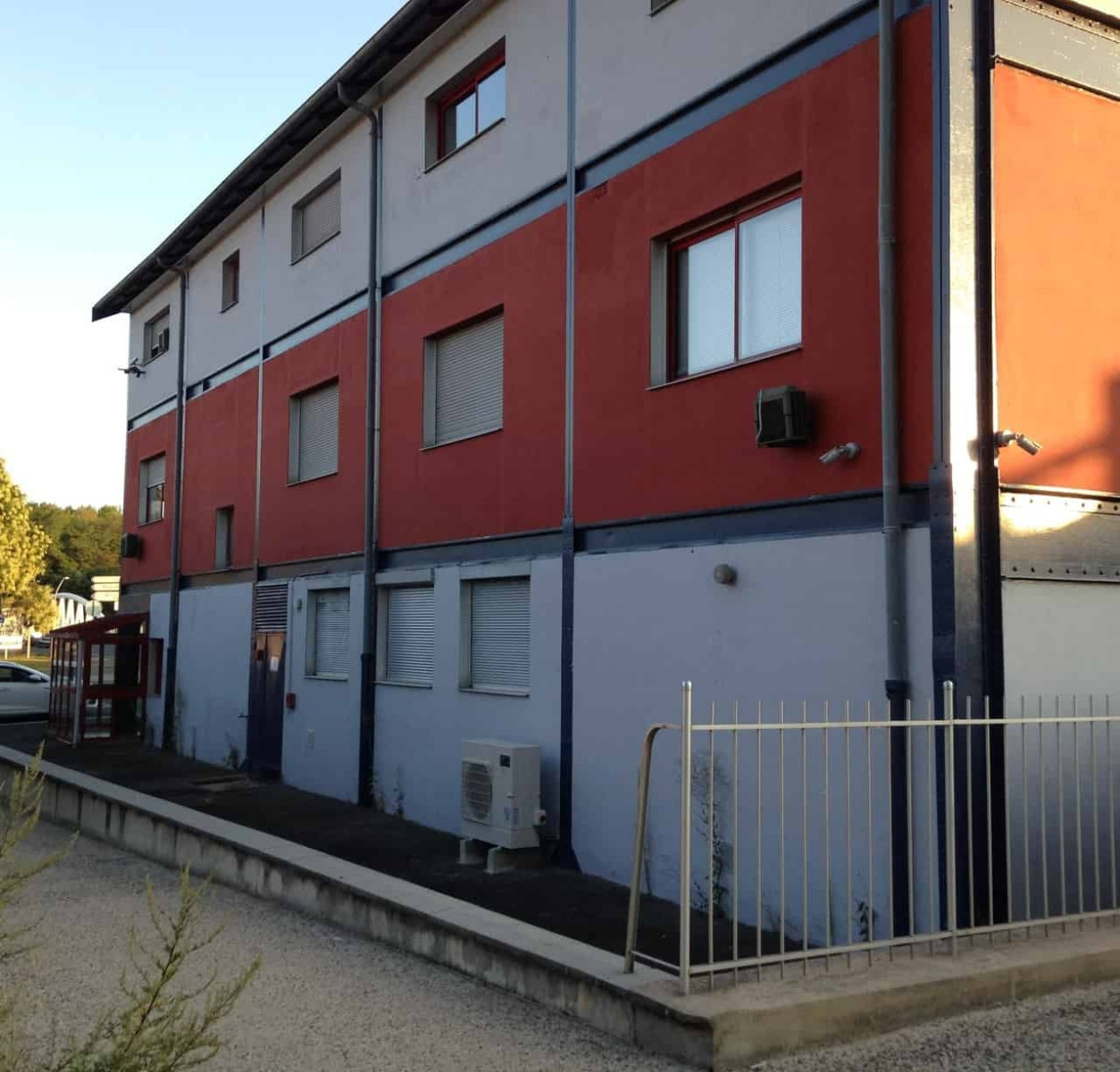 
                                                Vente
                                                 À vendre – Bâtiment industriel de 650 m² à Montceau-les-Mines – Saône-et-Loire (71)