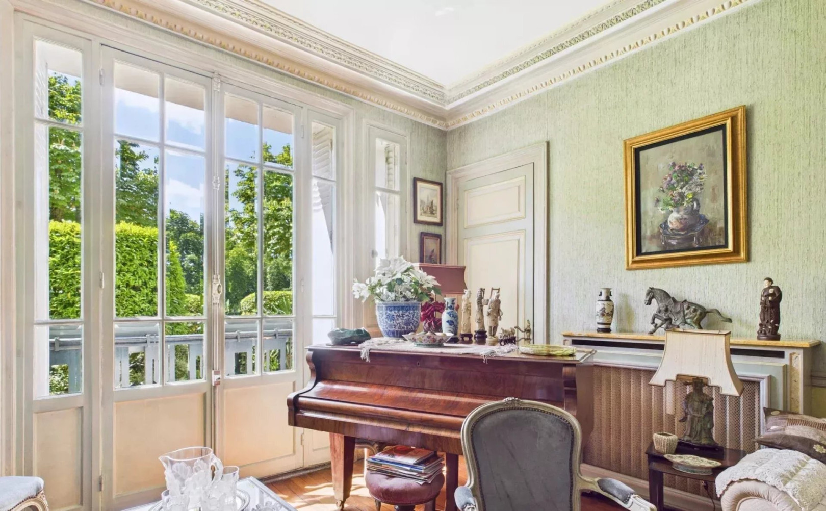 
                                                Vente
                                                 À VENDRE - BIEN D’EXCEPTION FACE AU BOIS DE VINCENNES COMME UNE MAISON - JARDIN PRIVATIF. TERRASSES.