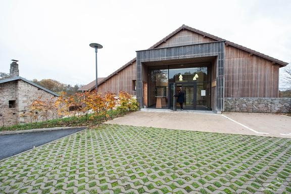 
                                                Vente
                                                 À vendre – Bureaux dans une ancienne ferme Vosgienne à Les Voivres – Vosges (88)