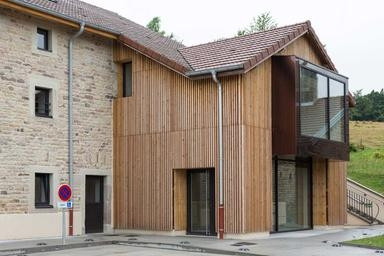 
                                                Vente
                                                 À vendre – Bureaux dans une ancienne ferme Vosgienne à Les Voivres – Vosges (88)