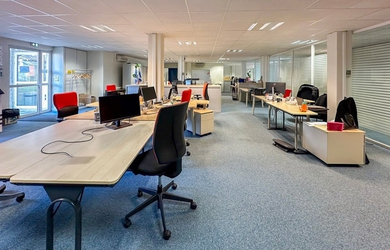 
                                                Vente
                                                 À vendre – Bureaux de 1 538 m² à Lavaur – Tarn (81)