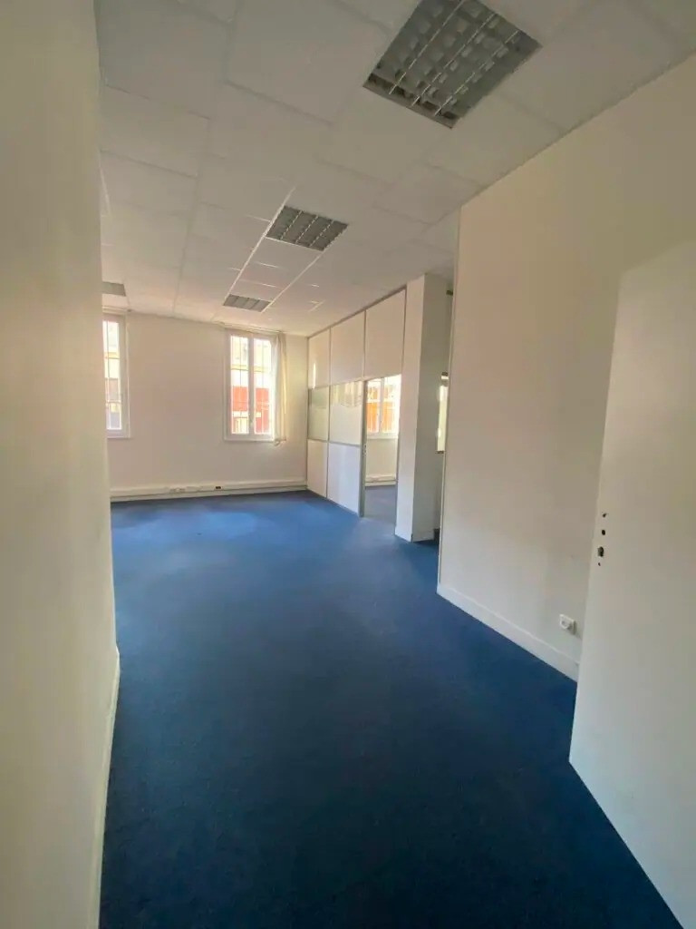 
                                                Vente
                                                 À vendre – Bureaux de 204 m² au Havre – Seine-Maritime (76)