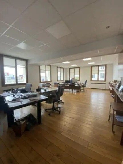 
                                                Vente
                                                 À vendre – Bureaux de 211 m² au Havre – Seine-Maritime (76)