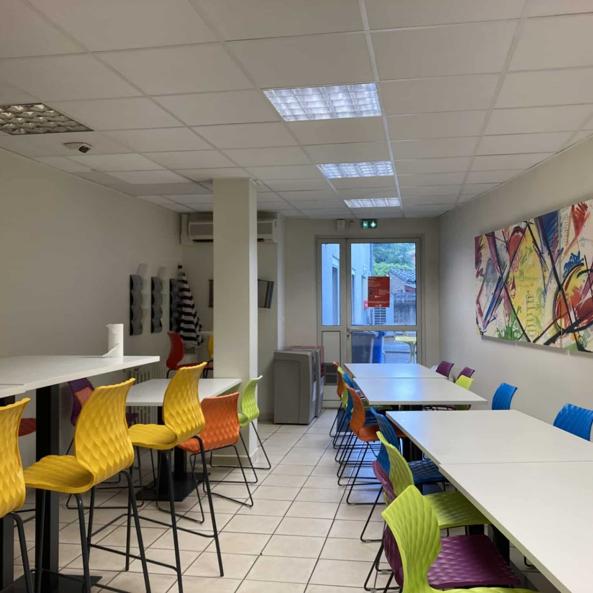 
                                                Vente
                                                 À vendre – Bureaux de 4 560 m² à Castres – Tarn (81)