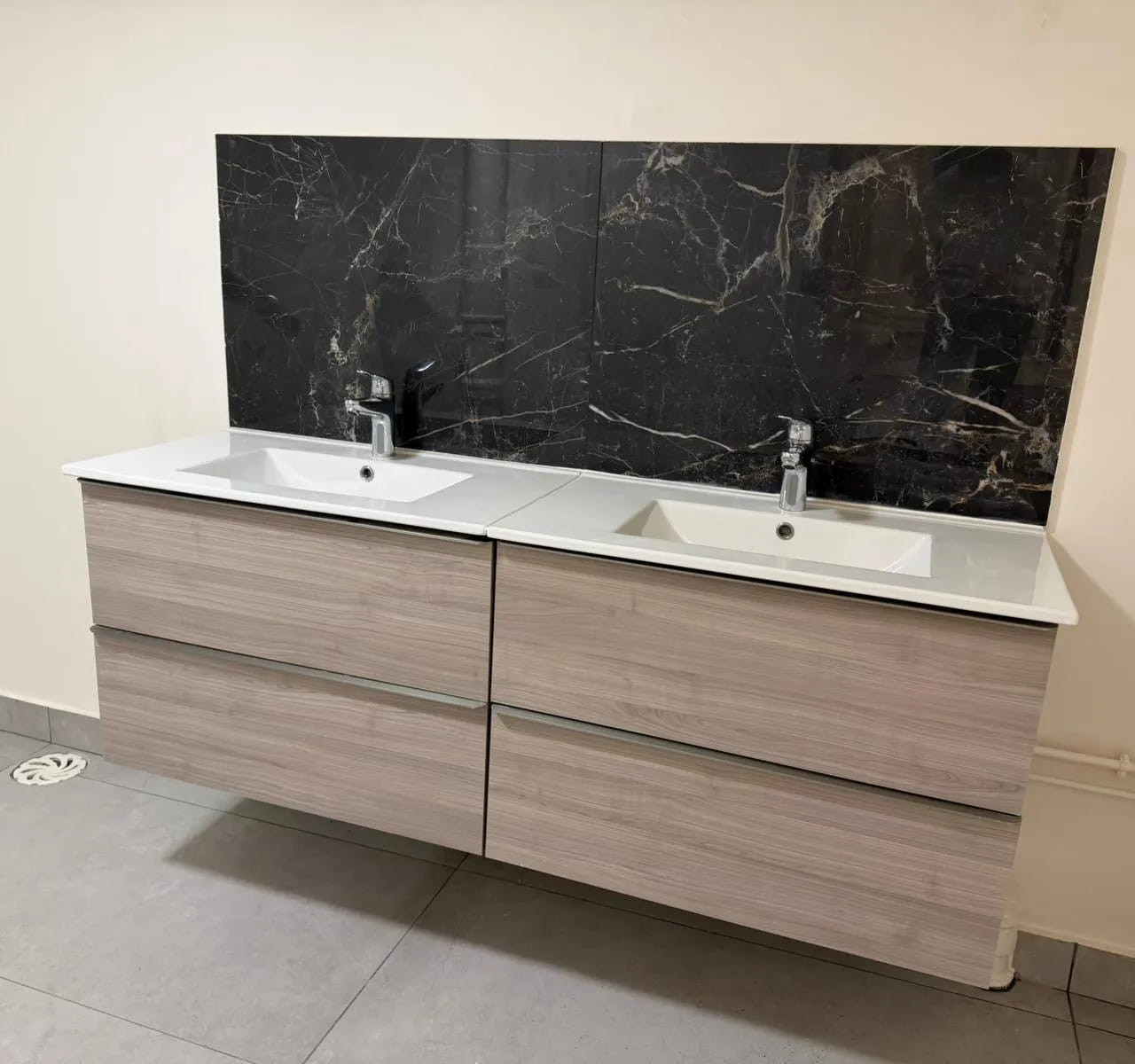 
                                                Vente
                                                 À vendre – Bureaux de 457 m² à proximité du centre-ville du Havre – Seine-Maritime (76)