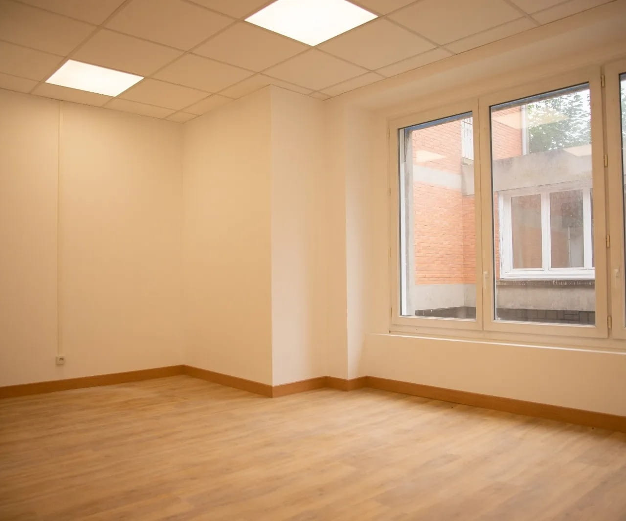 
                                                Vente
                                                 À vendre – Bureaux de 457 m² à proximité du centre-ville du Havre – Seine-Maritime (76)