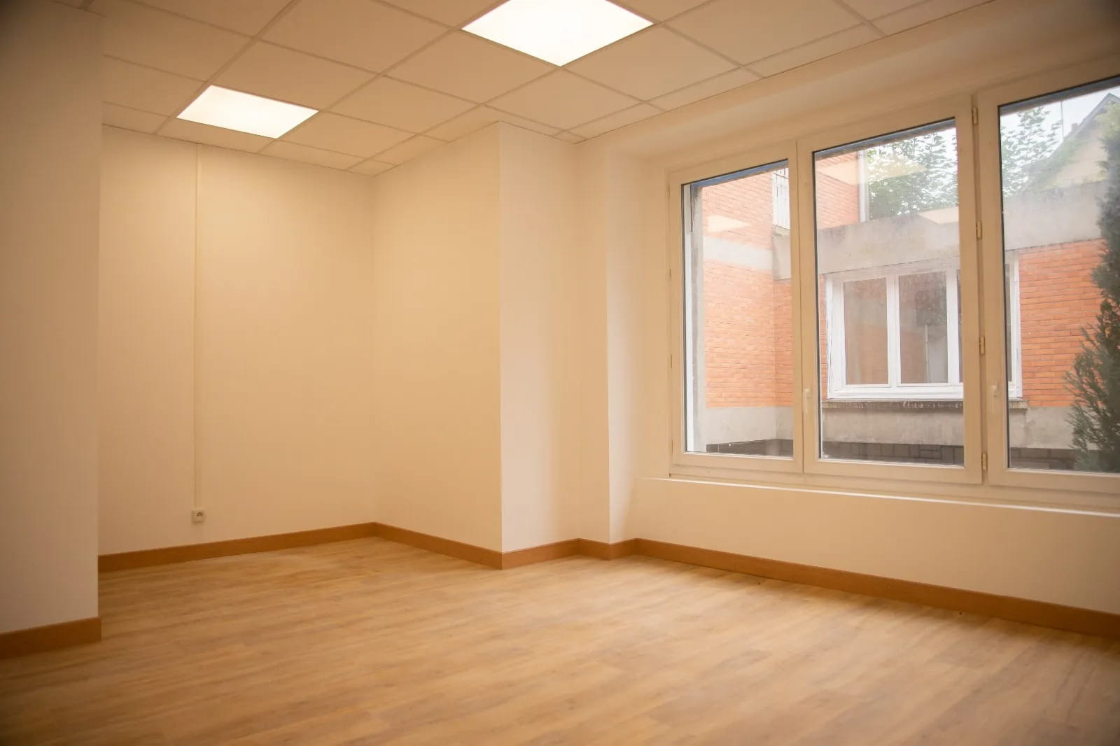 
                                                Vente
                                                 À vendre – Bureaux de 457 m² à proximité du centre-ville du Havre – Seine-Maritime (76)