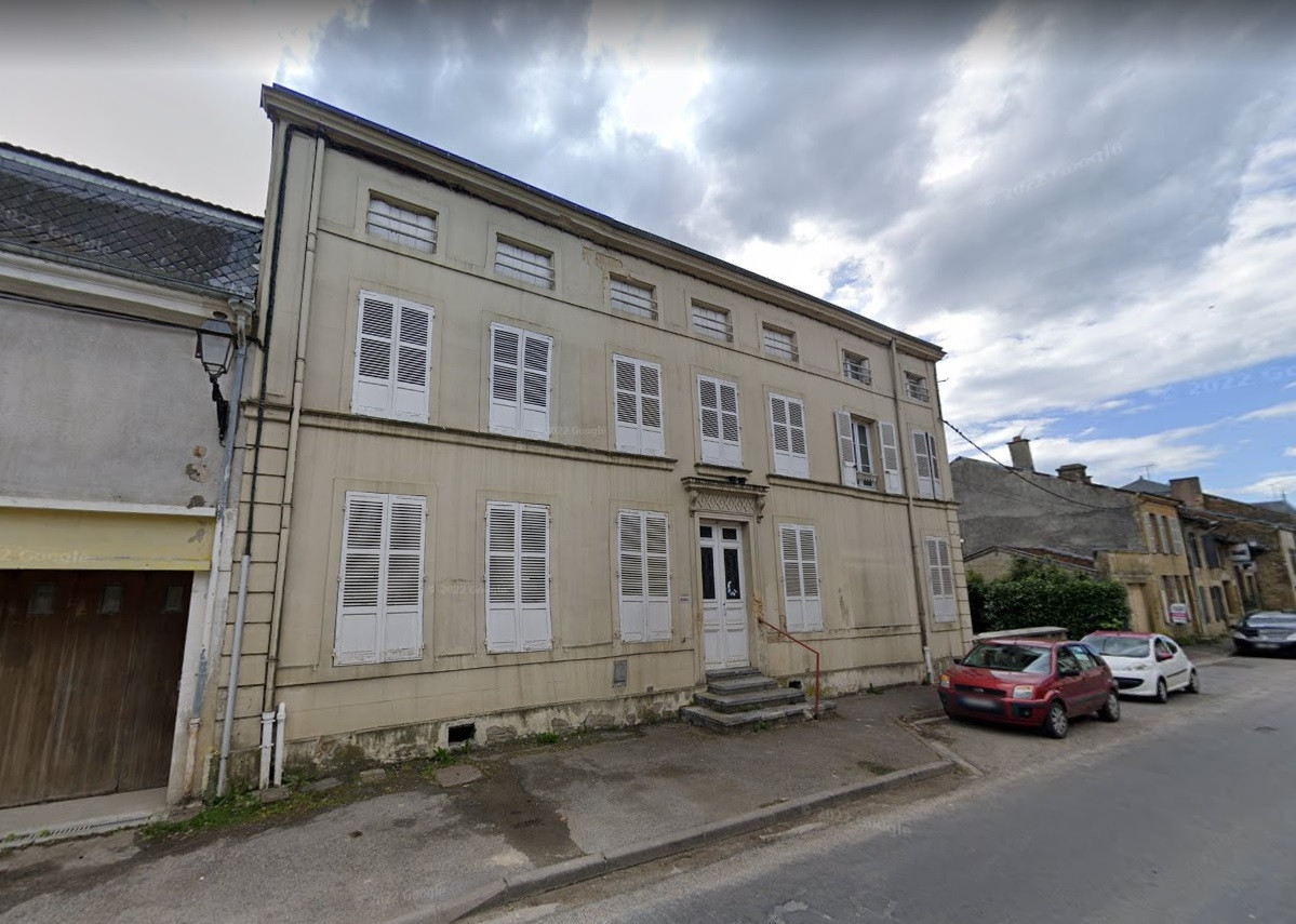 
                                                Vente
                                                 À vendre – Bureaux de 70 à 210 m² à Buzancy – Ardennes (08)