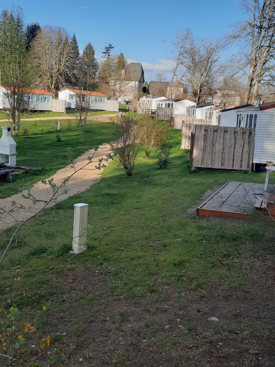 
                                                Vente
                                                 À Vendre - Camping restaurant 2 étoiles de 33 emplacements à Clergoux, en Corrèze (19)