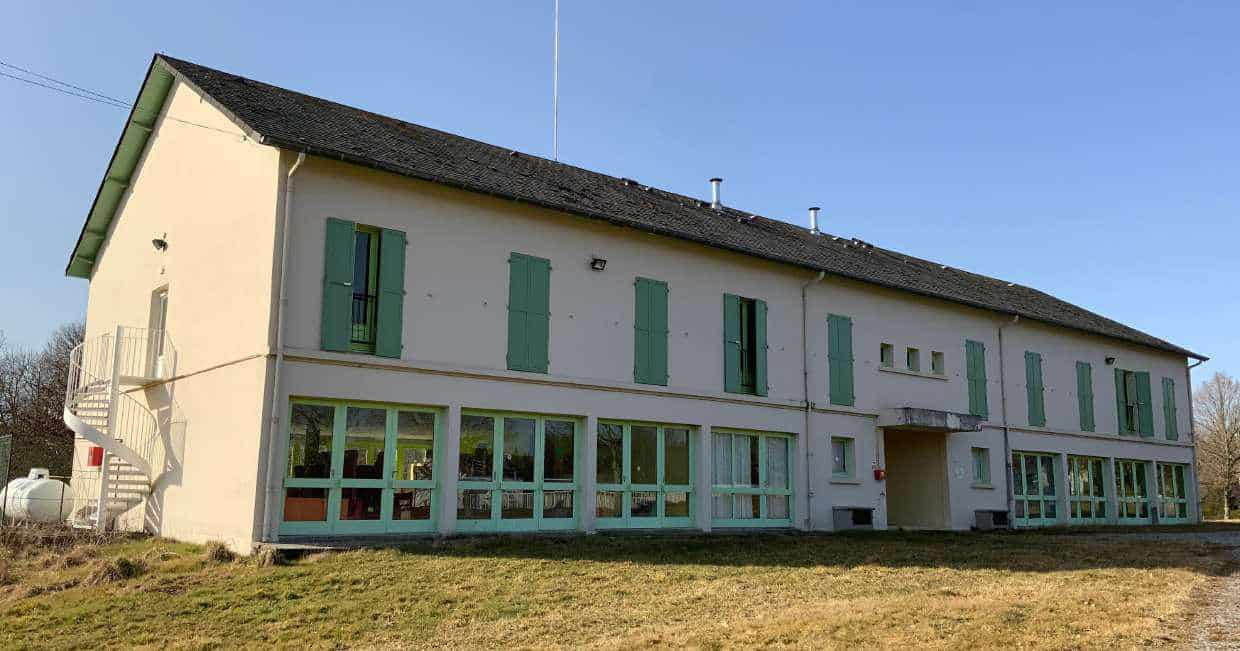 
                                                Vente
                                                 À vendre - Centre de vacances et d'accueil de 51 hectares à Sainte-Marie-Lapanouze – Corrèze (19)