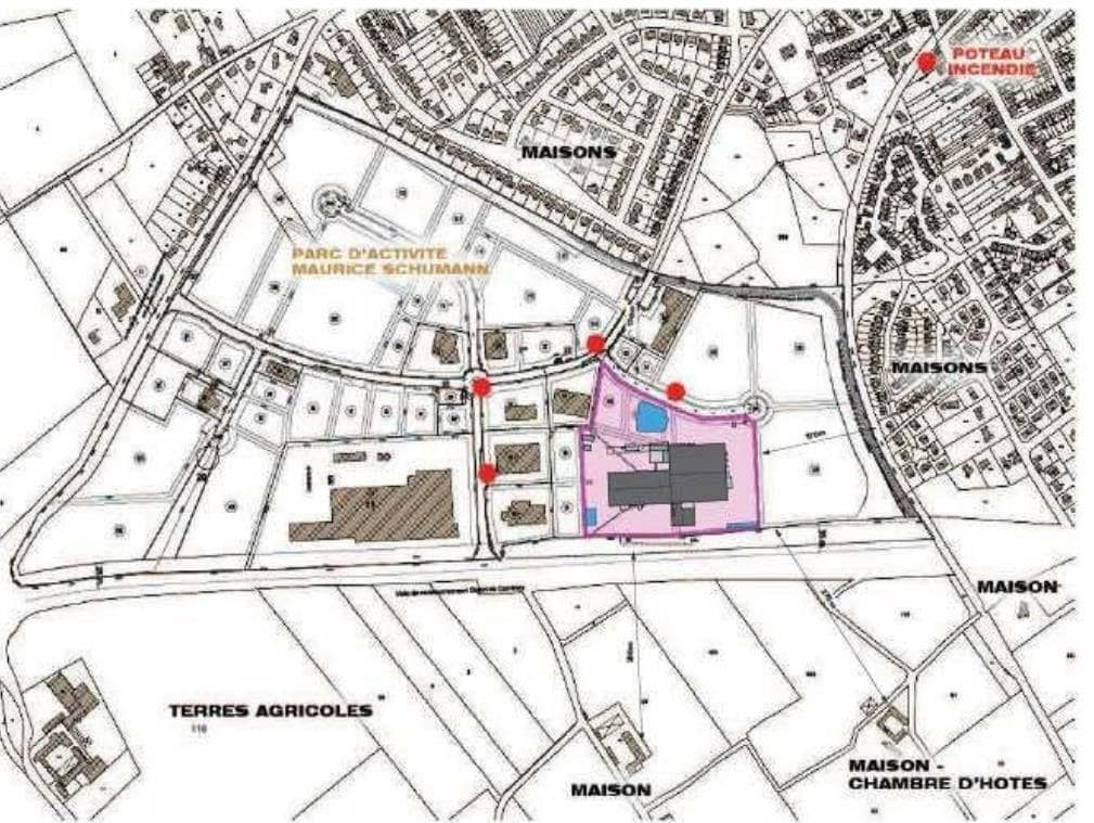 
                                                Vente
                                                 À vendre – Ensemble immobilier de 10 068 m² proche de Lille à Comines – Nord (59)