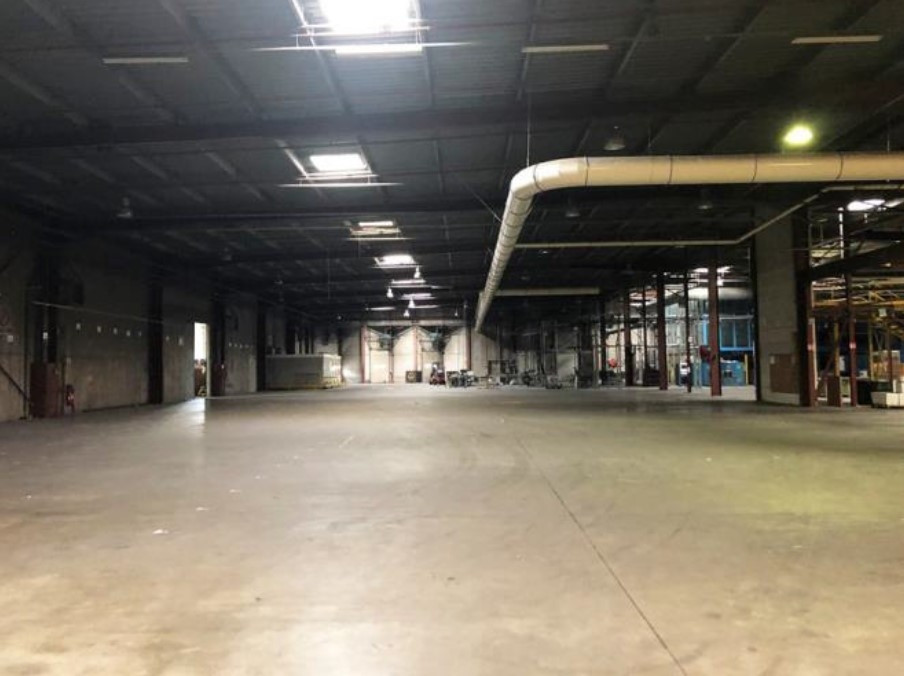 
                                                Vente
                                                 À vendre - entrepôt de 27 000 m² à Nieppe