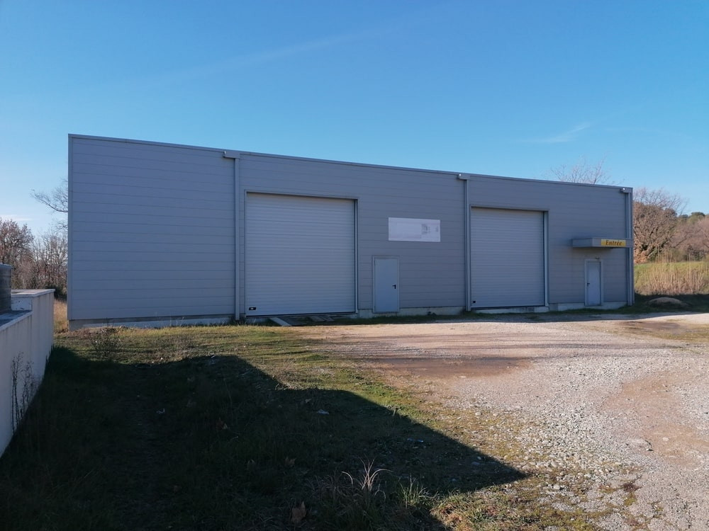 
                                                Vente
                                                 À vendre – Entrepôt de 450 m² à Corbières-en-Provence – Alpes-de-Haute-Provence (04)