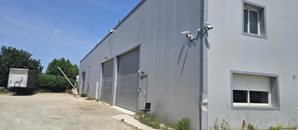 
                                                Vente
                                                 À vendre – Entrepôt de 900 m² dans la zone d'activités du Fournalet à Sorgues – Vaucluse (84)
