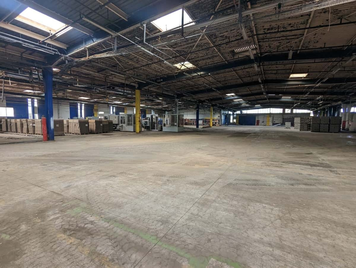 
                                                Location
                                                 À vendre – Entrepôt Logistique de 3 200 m² à Évreux – Eure (27)
