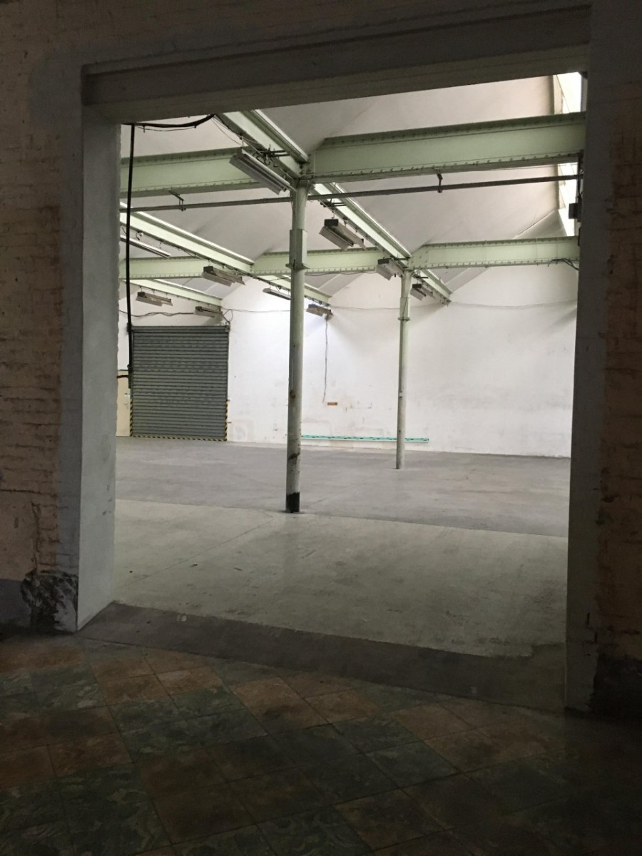 
                                                Vente
                                                 À vendre - entrepôt non divisible de 1 010 m² à Roubaix