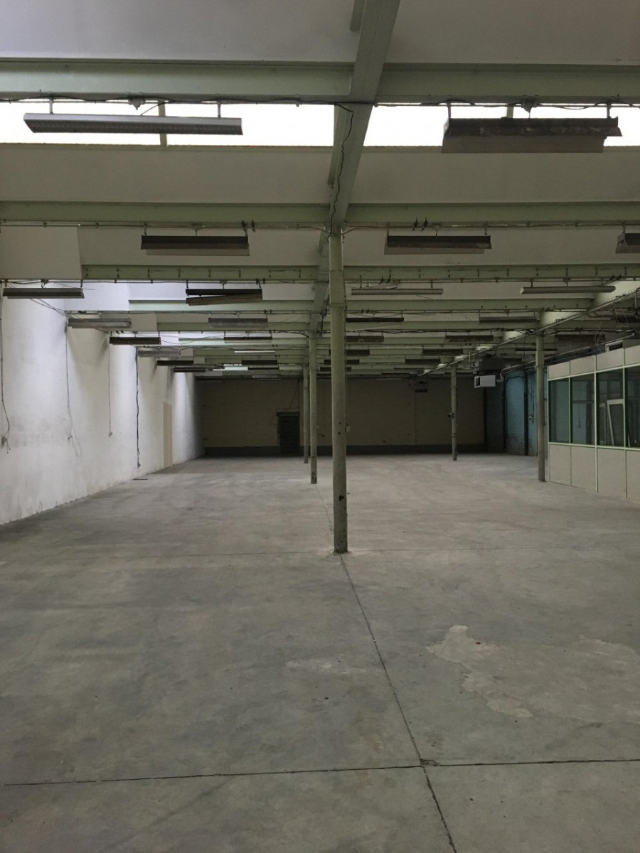 
                                                Vente
                                                 À vendre – entrepôt non divisible de 1 010 m² à Roubaix
