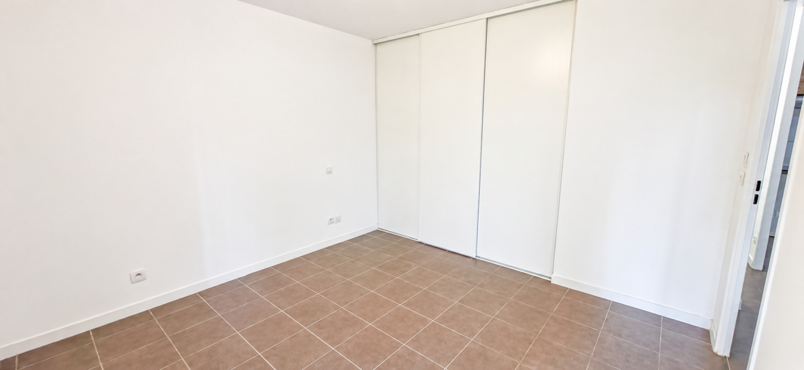 
                                                Vente
                                                 A VENDRE EXCLUSIVITE - T2