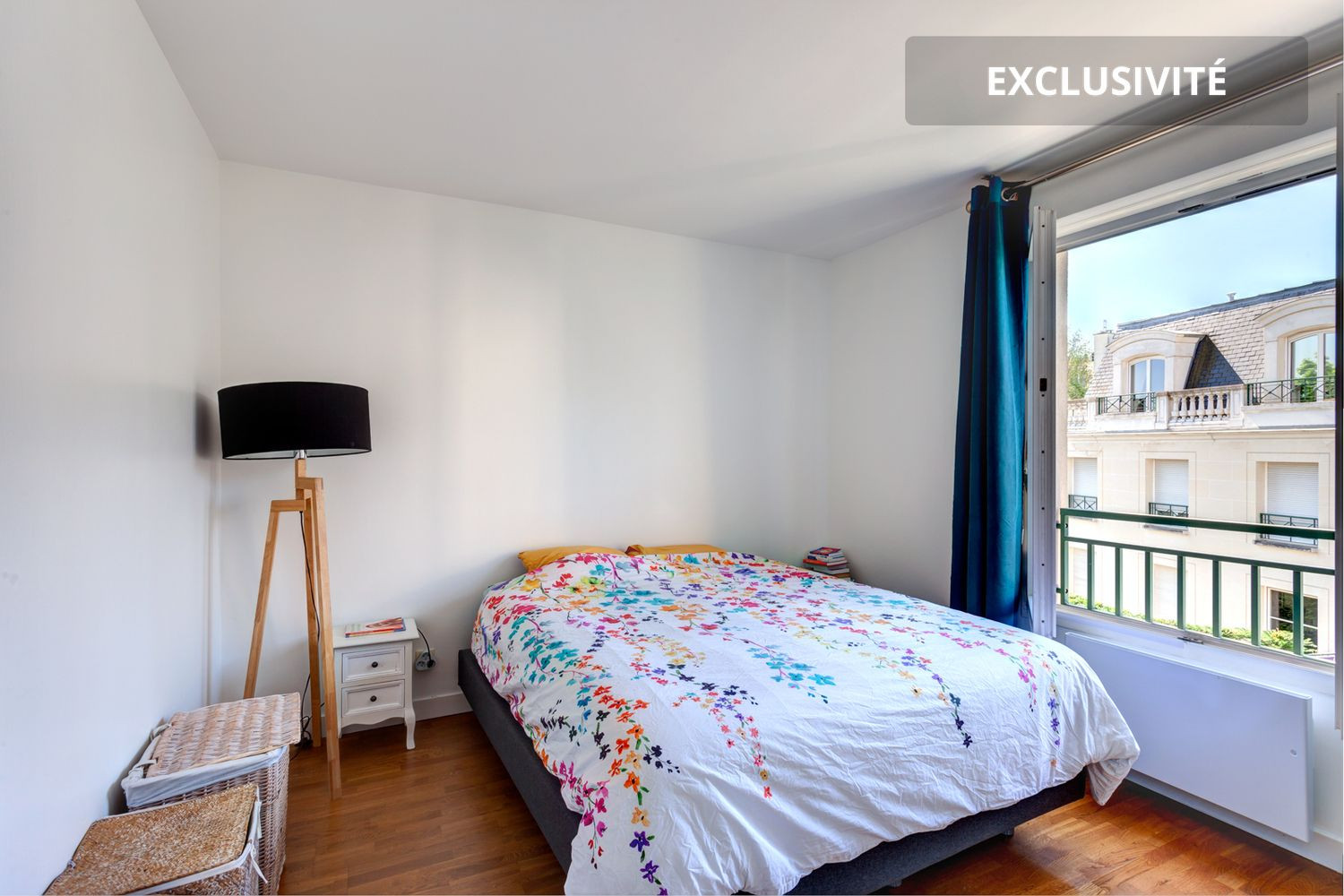 
                                                Vente
                                                 À Vendre - Grand 4 Pièces Traversant avec Bal