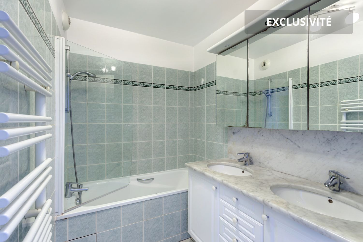 
                                                Vente
                                                 À Vendre - Grand 4 Pièces Traversant avec Bal