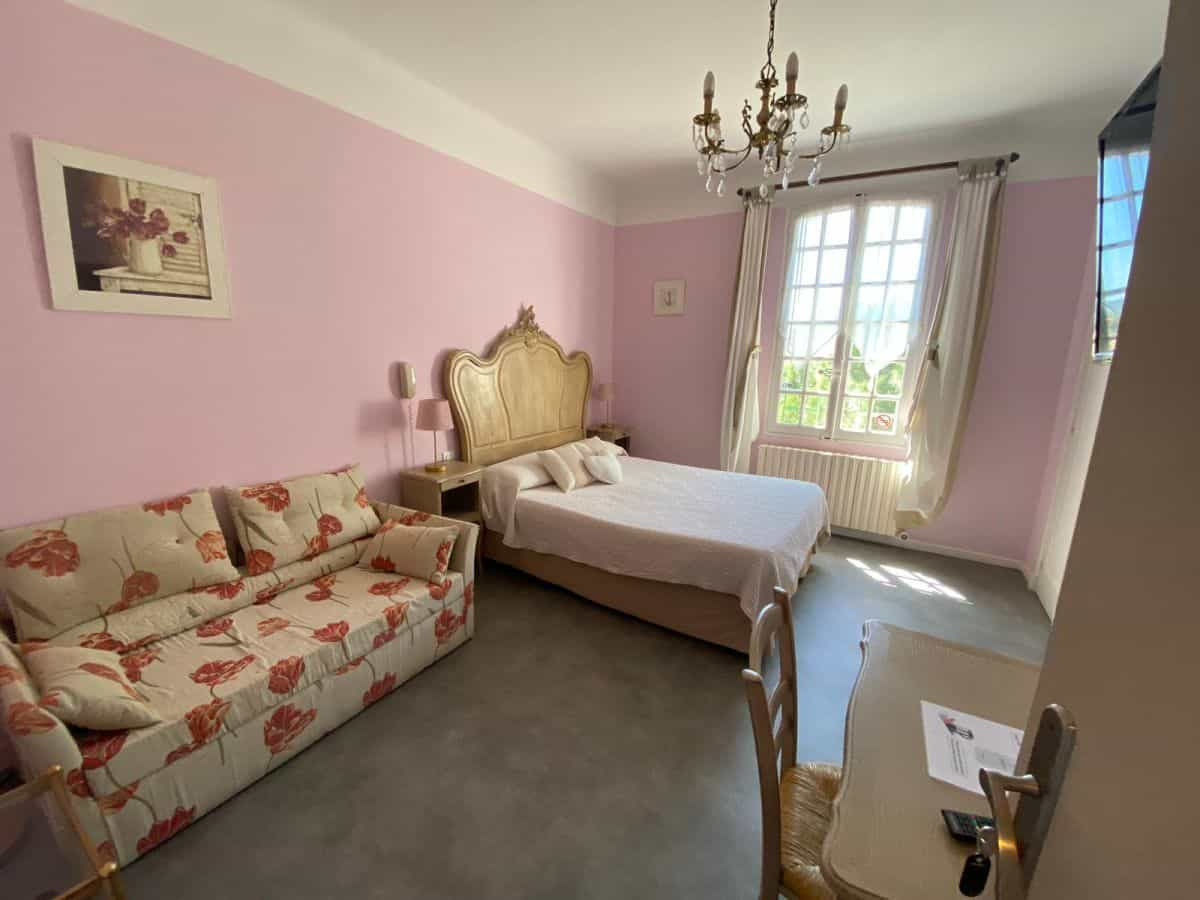 
                                                Vente
                                                 À vendre - Hôtel bureau 2 étoiles de 11 chambres à Mazan - Vaucluse (84)