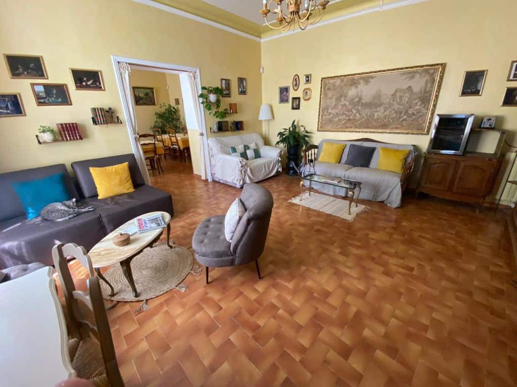 
                                                Vente
                                                 À vendre - Hôtel bureau 2 étoiles de 11 chambres à Mazan - Vaucluse (84)